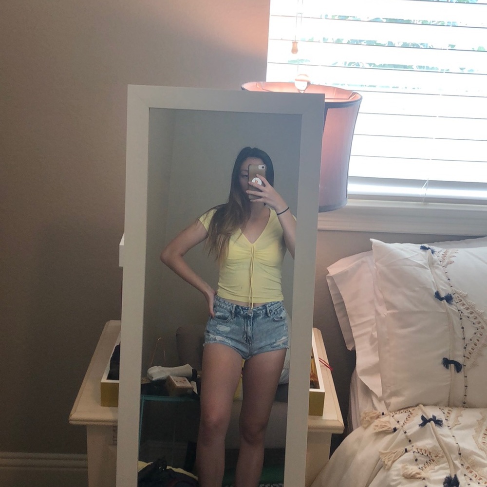 ME TO WE pacsun pale yellow tshirt!